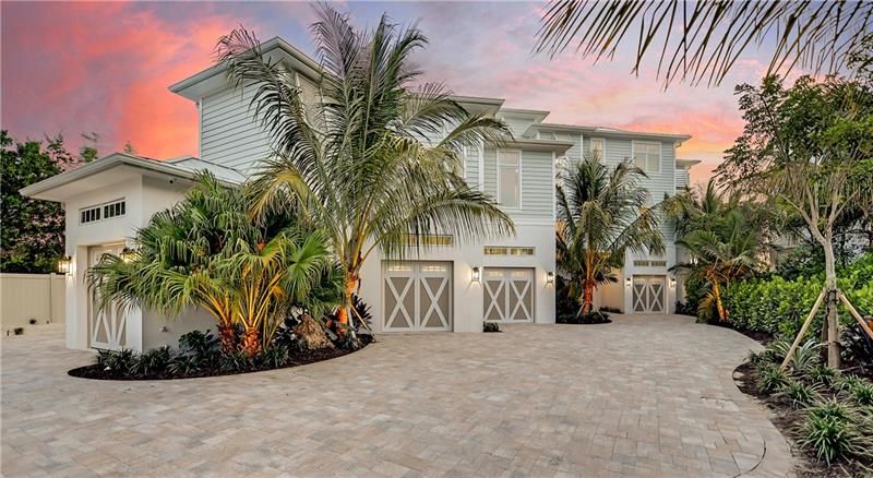 Recently Sold: $7,495,000 (5 beds, 5 baths, 4624 Square Feet)