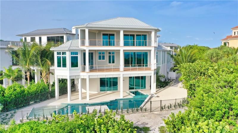 Recently Sold: $7,495,000 (5 beds, 5 baths, 4624 Square Feet)