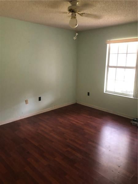 Recently Sold: $115,000 (2 beds, 2 baths, 923 Square Feet)