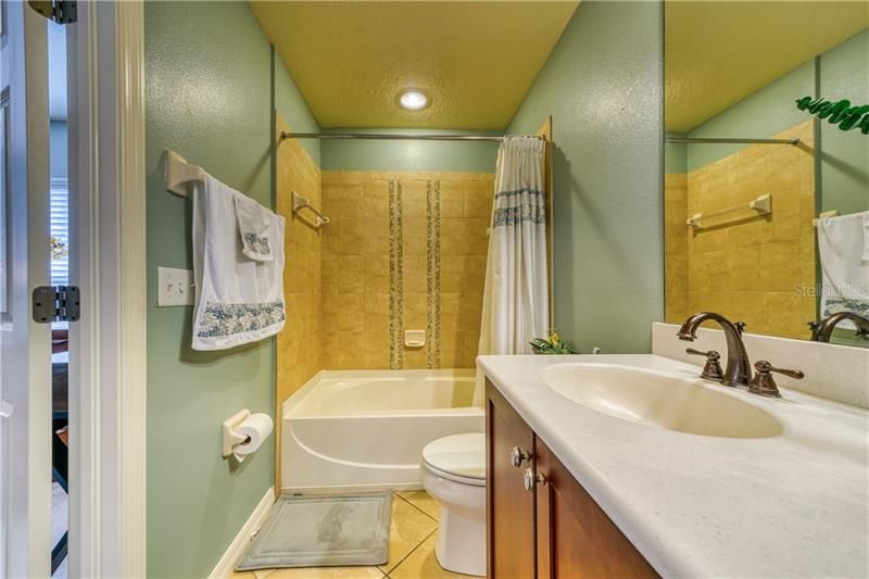 最近售出: $220,000 (3 贝兹, 2 浴室, 1513 平方英尺)