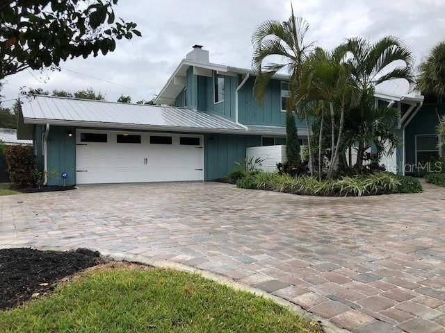 Recently Sold: $1,450,000 (3 beds, 3 baths, 2636 Square Feet)