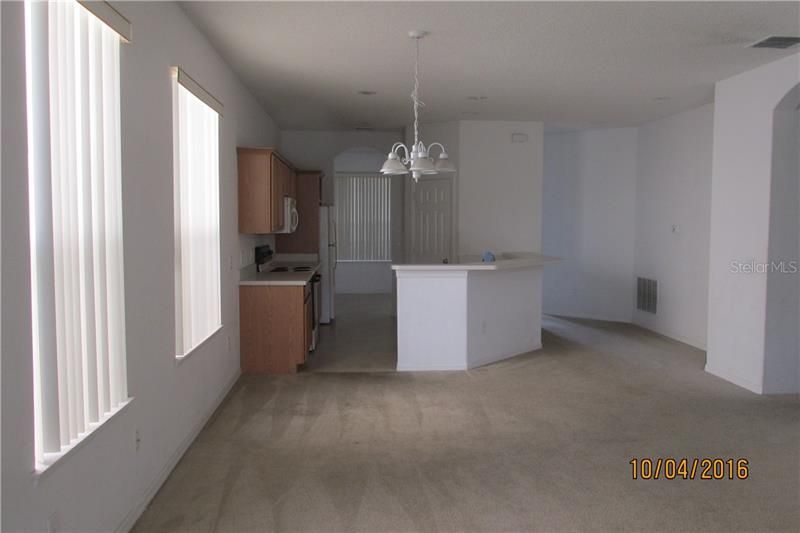 Recently Rented: $1,625 (3 beds, 2 baths, 1601 Square Feet)