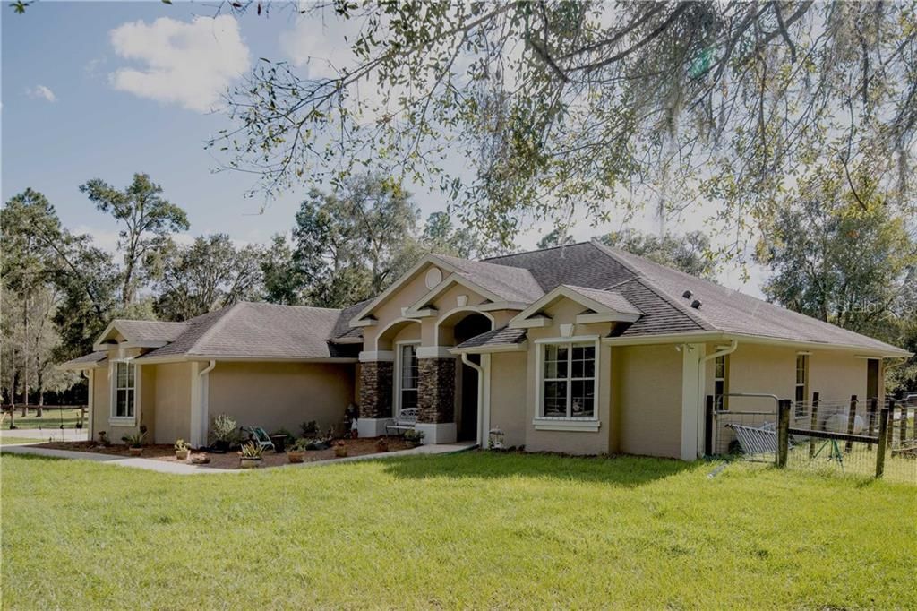 Recently Sold: $599,900 (4 beds, 2 baths, 2497 Square Feet)