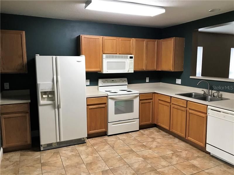 Recently Sold: $194,900 (3 beds, 2 baths, 1139 Square Feet)