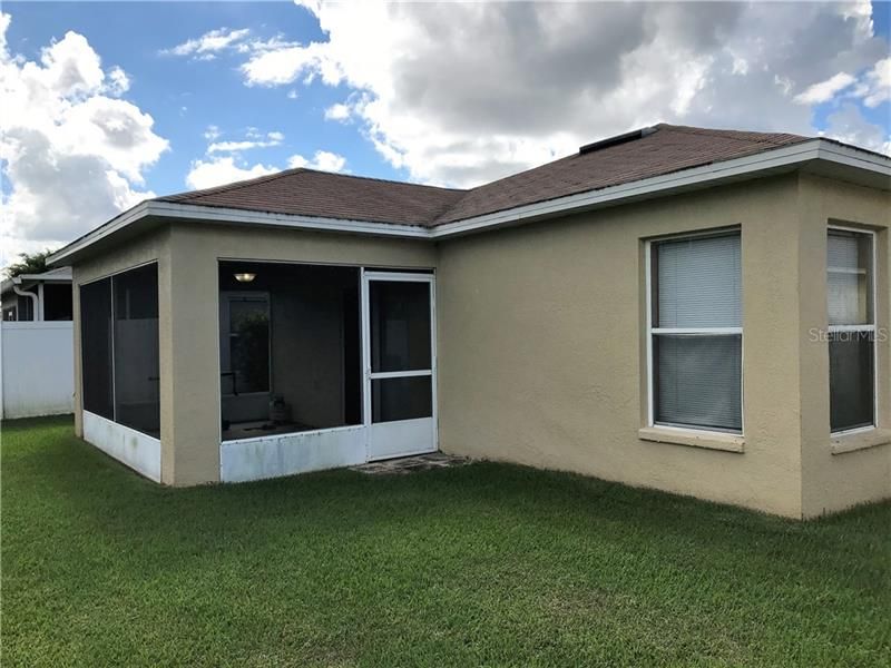 Recently Sold: $194,900 (3 beds, 2 baths, 1139 Square Feet)
