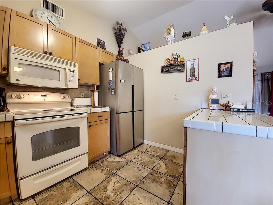 Recently Sold: $162,900 (2 beds, 2 baths, 1075 Square Feet)