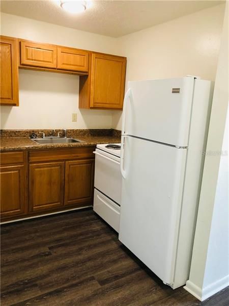 Recently Rented: $825 (1 beds, 1 baths, 5704 Square Feet)