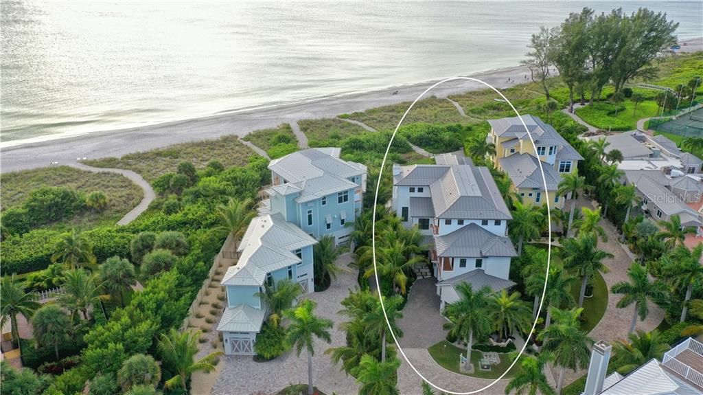 Недавно продано: $6,995,000 (5 спален, 5 ванн, 4903 Квадратных фут)