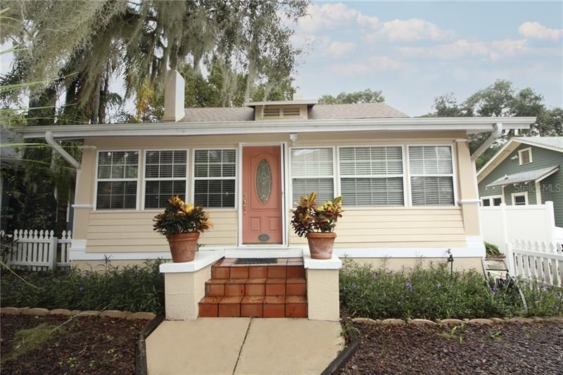 Recently Sold: $239,000 (2 beds, 1 baths, 1098 Square Feet)