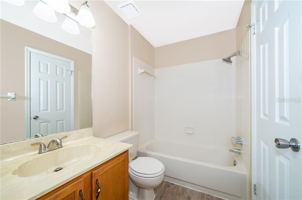 最近售出: $235,000 (3 贝兹, 2 浴室, 1365 平方英尺)
