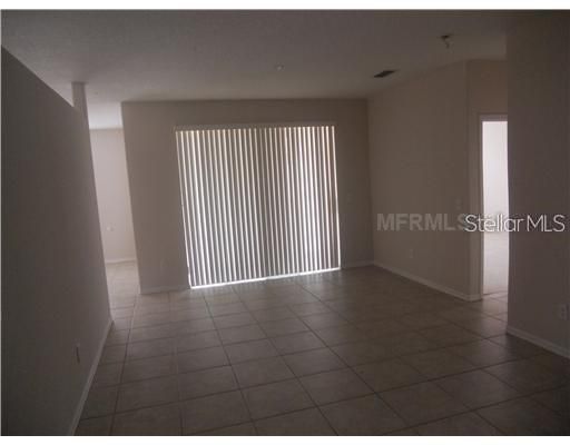 Recently Rented: $1,495 (3 beds, 2 baths, 1640 Square Feet)
