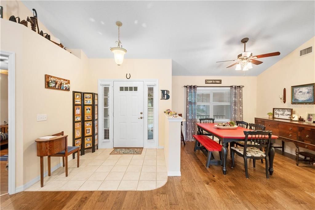 Recently Sold: $630,000 (3 beds, 2 baths, 1982 Square Feet)