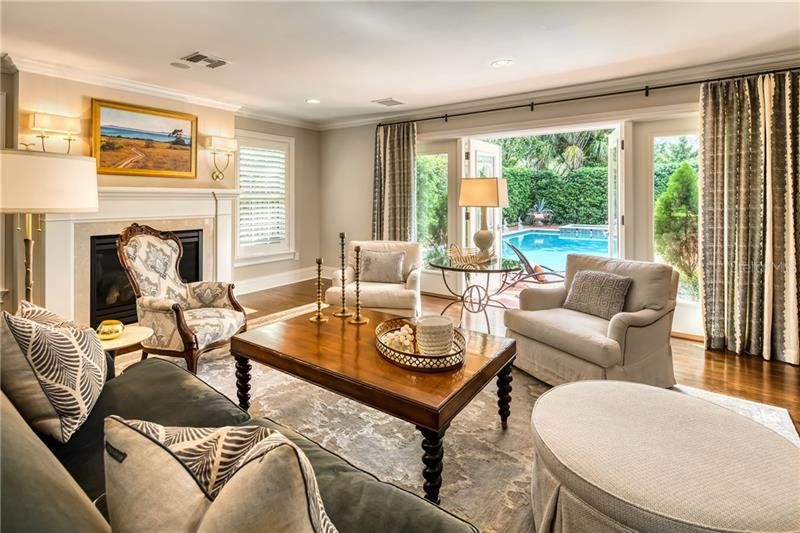 Recently Sold: $2,499,000 (5 beds, 4 baths, 5089 Square Feet)