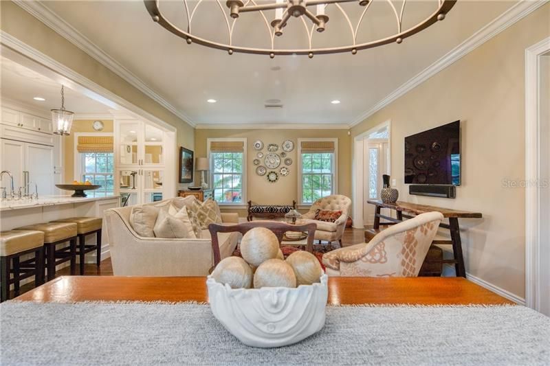 Recently Sold: $2,499,000 (5 beds, 4 baths, 5089 Square Feet)
