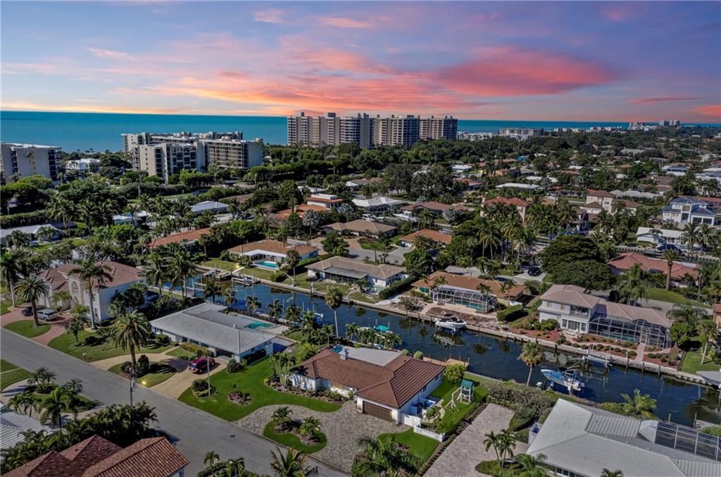 Recently Sold: $1,245,000 (3 beds, 2 baths, 1716 Square Feet)