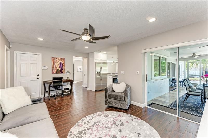 Recently Sold: $1,245,000 (3 beds, 2 baths, 1716 Square Feet)