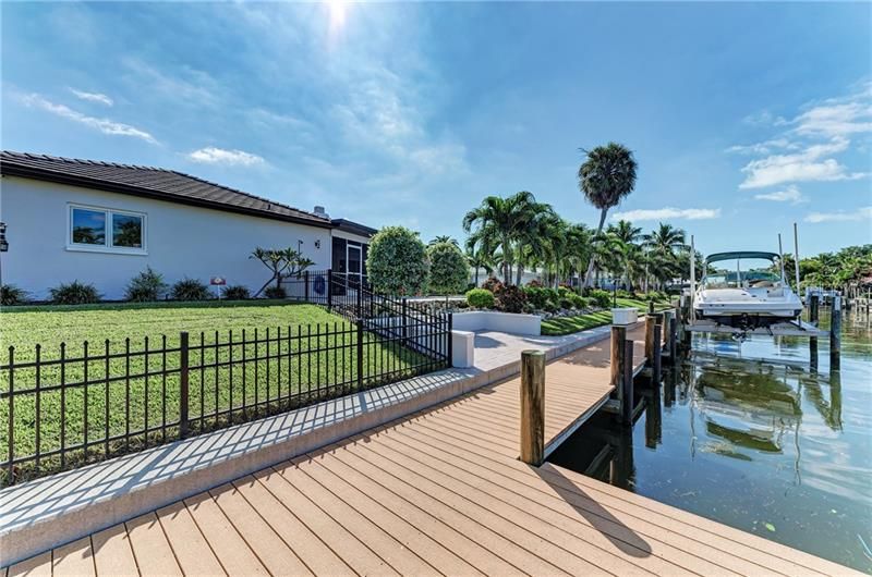 Recently Sold: $1,245,000 (3 beds, 2 baths, 1716 Square Feet)