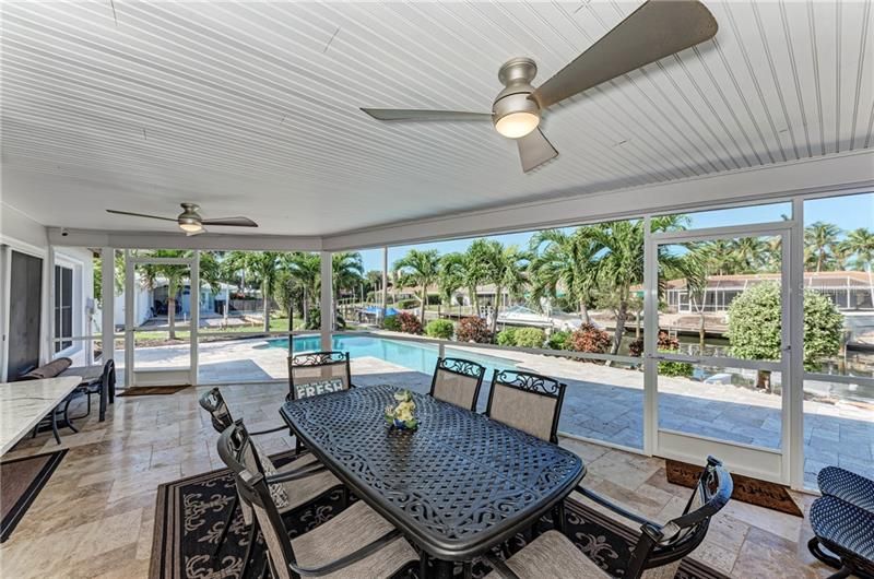 Recently Sold: $1,245,000 (3 beds, 2 baths, 1716 Square Feet)