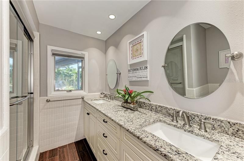 Recently Sold: $1,245,000 (3 beds, 2 baths, 1716 Square Feet)