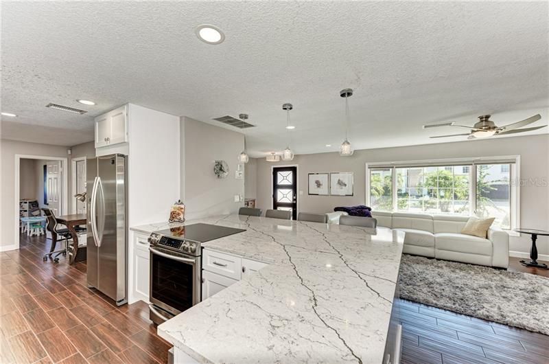 Recently Sold: $1,245,000 (3 beds, 2 baths, 1716 Square Feet)