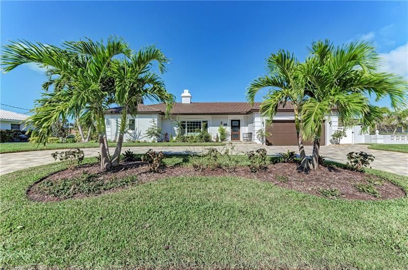 Recently Sold: $1,245,000 (3 beds, 2 baths, 1716 Square Feet)