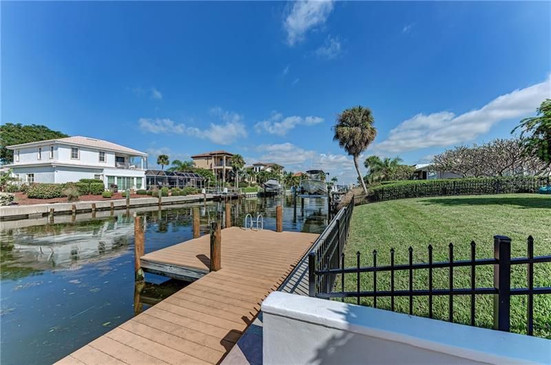 Recently Sold: $1,245,000 (3 beds, 2 baths, 1716 Square Feet)