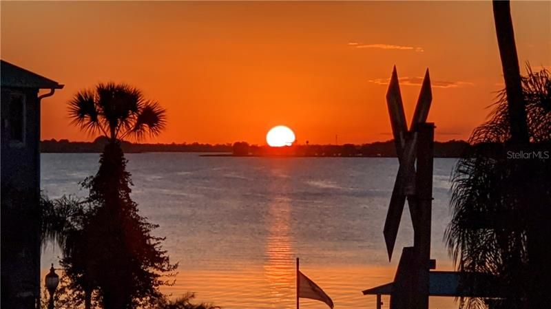 Walking distance to downtown Mount Dora for amazing sunsets at Pisces Rising Restaurant