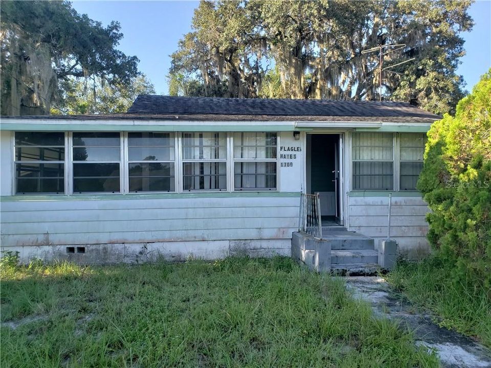 Recently Sold: $49,500 (2 beds, 1 baths, 906 Square Feet)