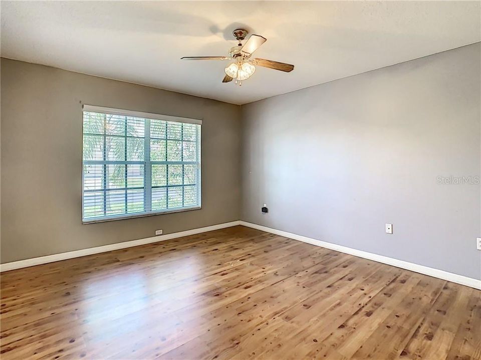 Recently Sold: $185,000 (2 beds, 2 baths, 1177 Square Feet)