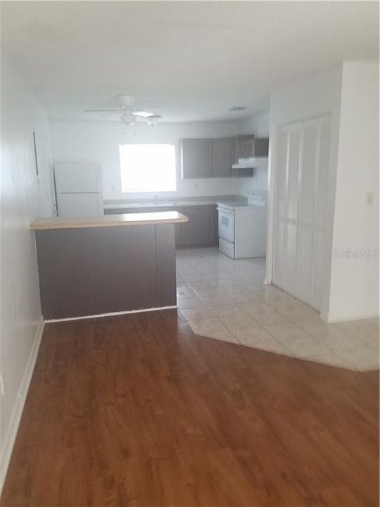 Recently Rented: $900 (2 beds, 1 baths, 720 Square Feet)