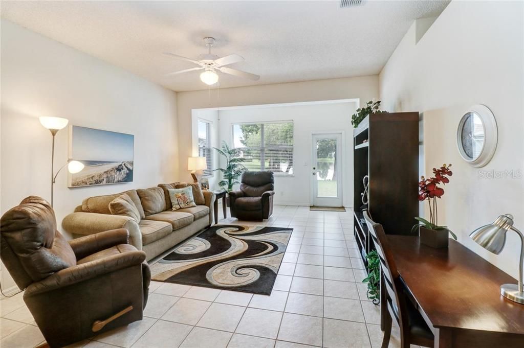 Recently Sold: $147,000 (2 beds, 2 baths, 1081 Square Feet)