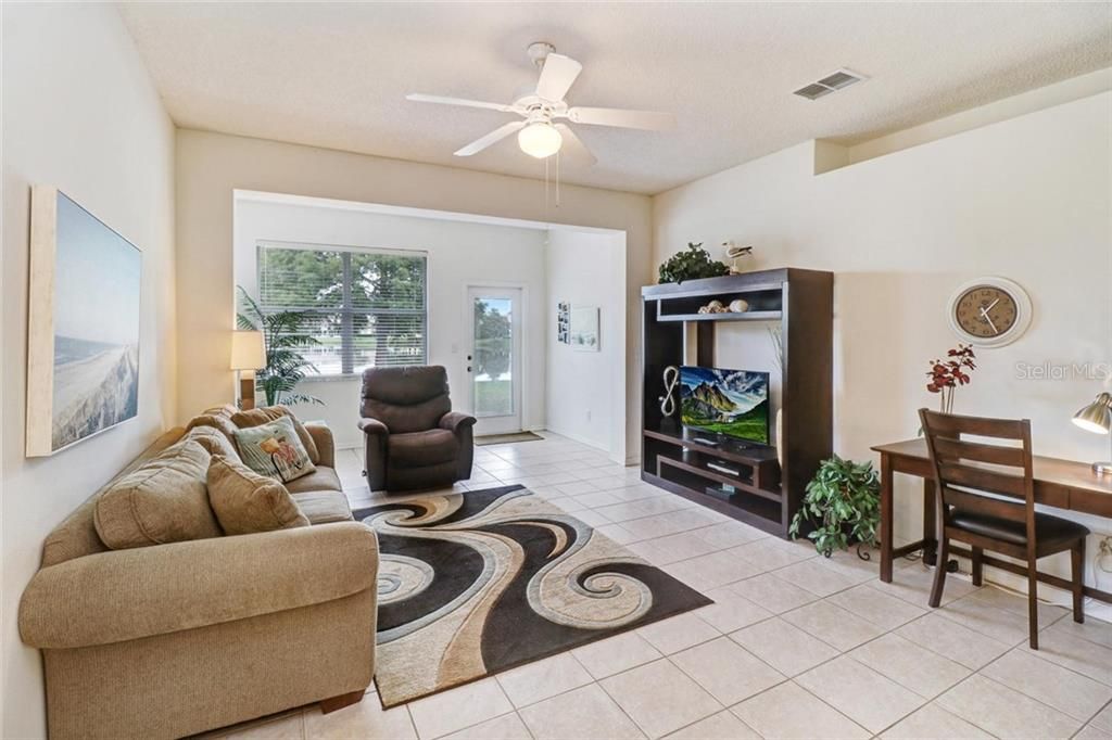 Recently Sold: $147,000 (2 beds, 2 baths, 1081 Square Feet)