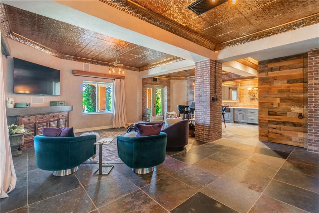 Recently Sold: $3,250,000 (4 beds, 5 baths, 5257 Square Feet)