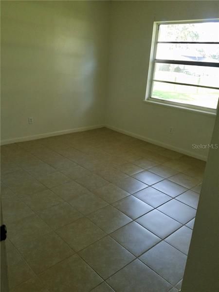 Recently Rented: $600 (2 beds, 1 baths, 800 Square Feet)