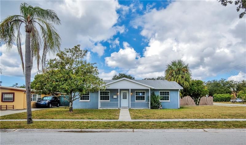 Recently Sold: $280,000 (3 beds, 2 baths, 1242 Square Feet)