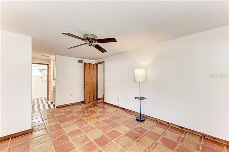 Recently Sold: $295,000 (3 beds, 2 baths, 1560 Square Feet)