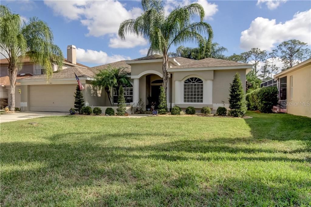 Beautiful Curb Appeal!!