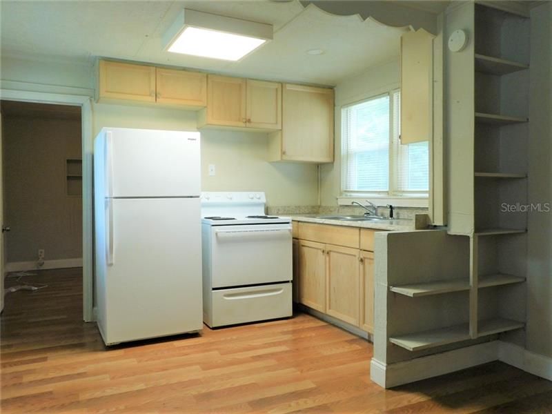Recently Rented: $900 (1 beds, 1 baths, 650 Square Feet)