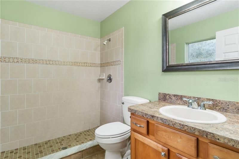 最近售出: $189,500 (3 贝兹, 2 浴室, 1431 平方英尺)