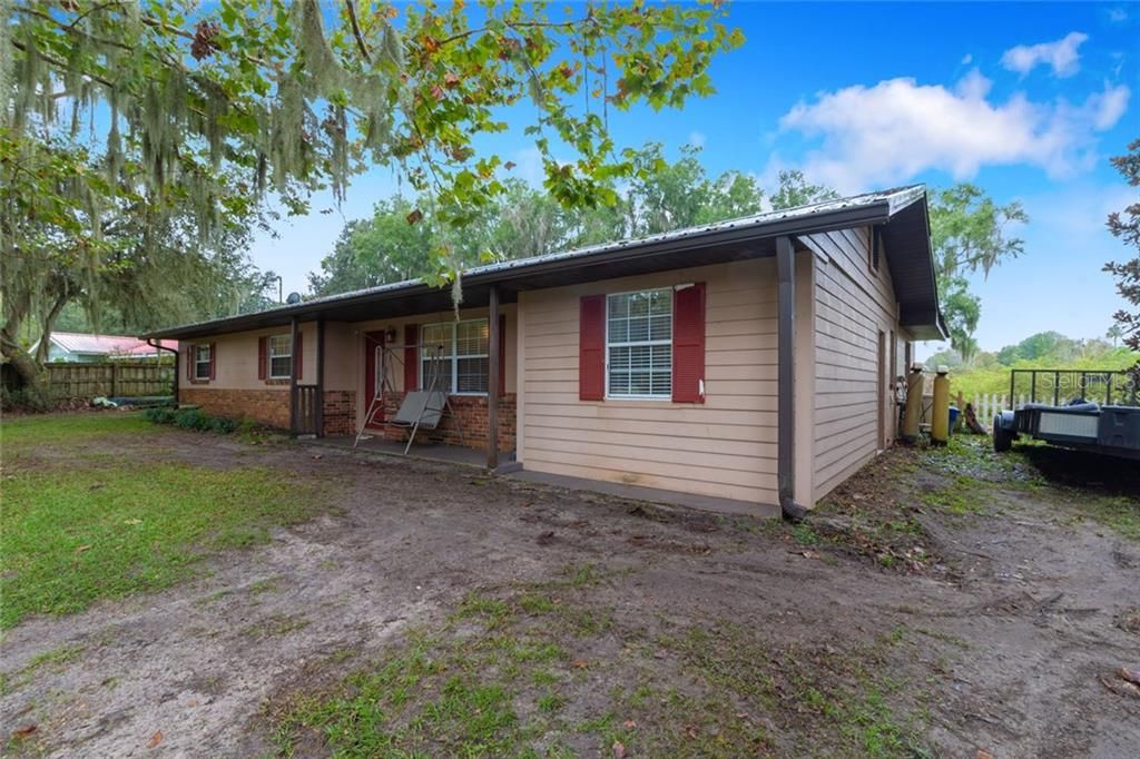 Recently Sold: $149,900 (3 beds, 2 baths, 1320 Square Feet)