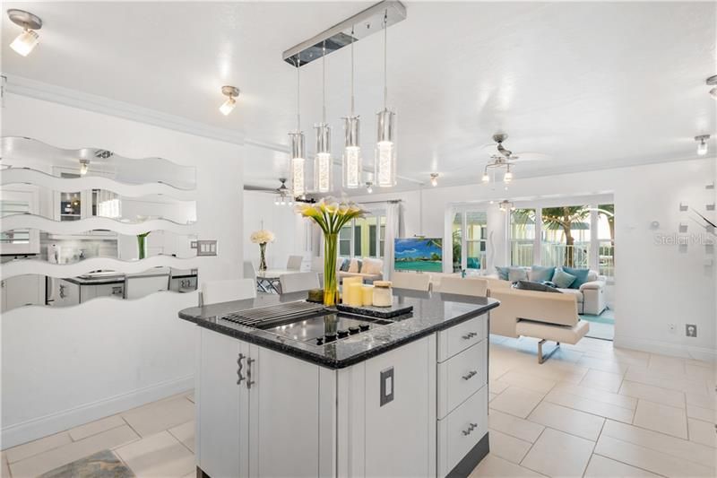 Recently Sold: $1,395,000 (2 beds, 2 baths, 1098 Square Feet)