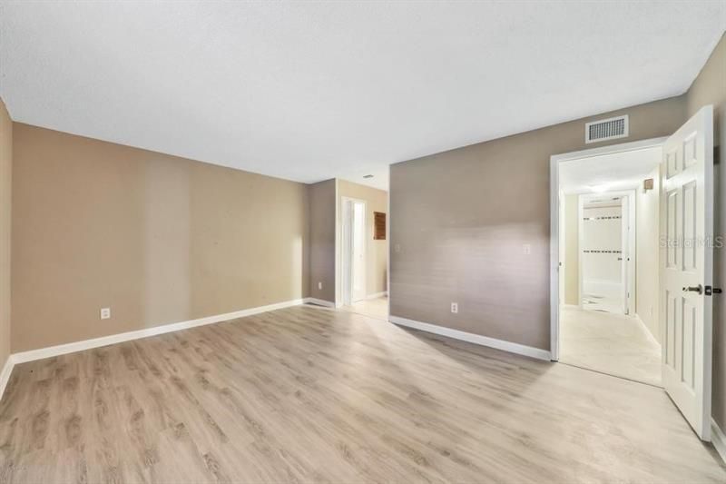 Recently Sold: $265,000 (3 beds, 3 baths, 2068 Square Feet)