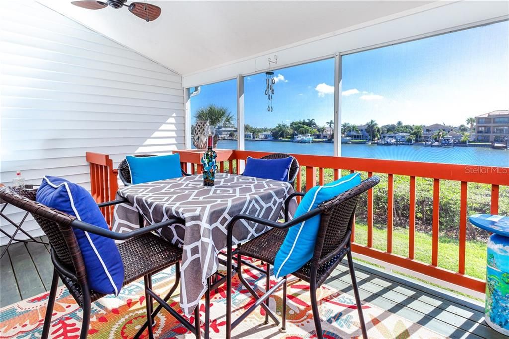 Recently Sold: $475,000 (3 beds, 3 baths, 1462 Square Feet)