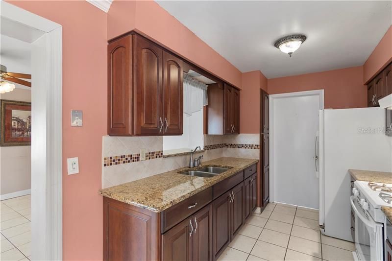 Recently Sold: $245,000 (3 beds, 2 baths, 1665 Square Feet)