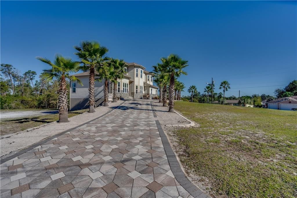 Recently Sold: $750,000 (5 beds, 3 baths, 6507 Square Feet)