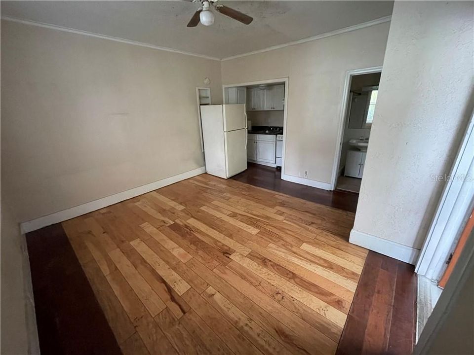 Recently Rented: $600 (1 beds, 1 baths, 400 Square Feet)