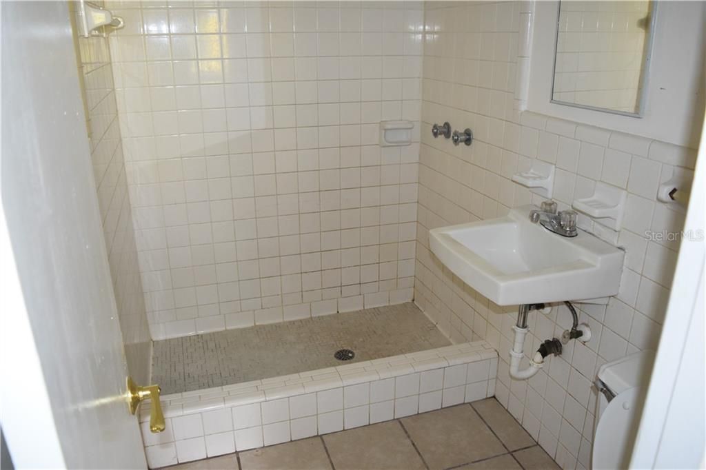 最近租的: $725 (1 贝兹, 1 浴室, 775 平方英尺)