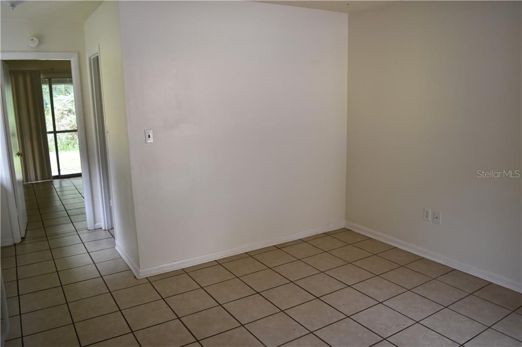 Recently Rented: $725 (1 beds, 1 baths, 775 Square Feet)