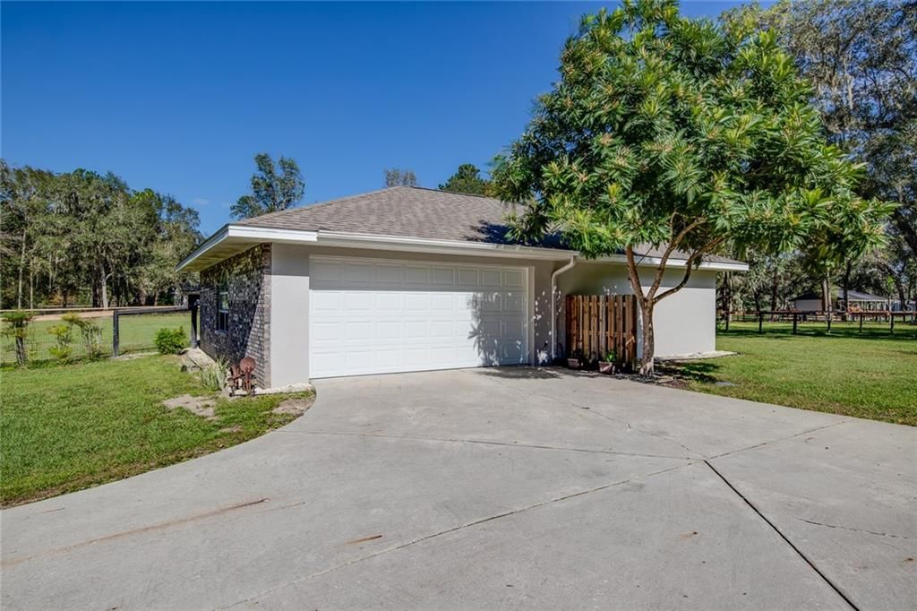 Recently Sold: $429,900 (3 beds, 2 baths, 2202 Square Feet)