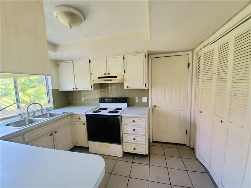 Recently Sold: $70,000 (2 beds, 2 baths, 1114 Square Feet)